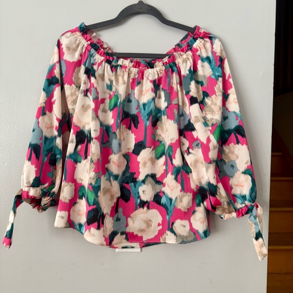 Donna Karan Tops - Donna Karan Romantic Elevated Basic Pink and Cream Floral Blouse